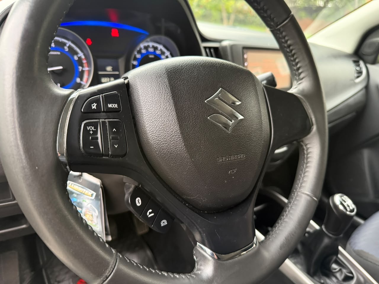 Suzuki Baleno Gls Hb — foto 17 de 20