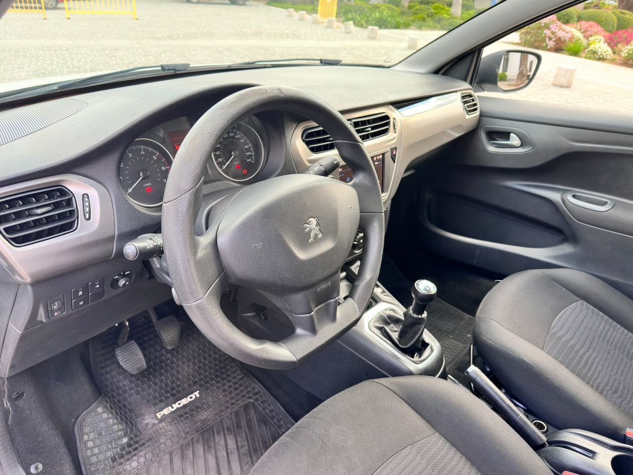 Peugeot 301 Active Hdi — foto 18 de 18