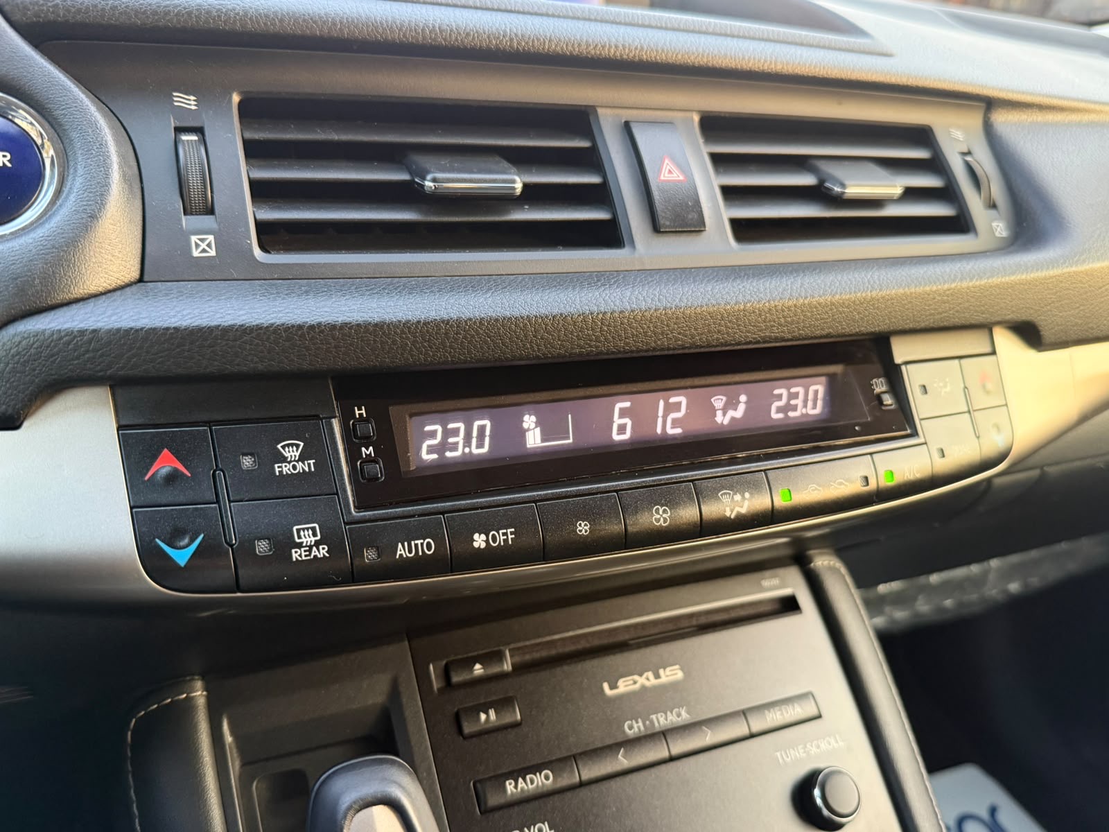 Lexus Ct200H Hb — foto 15 de 20