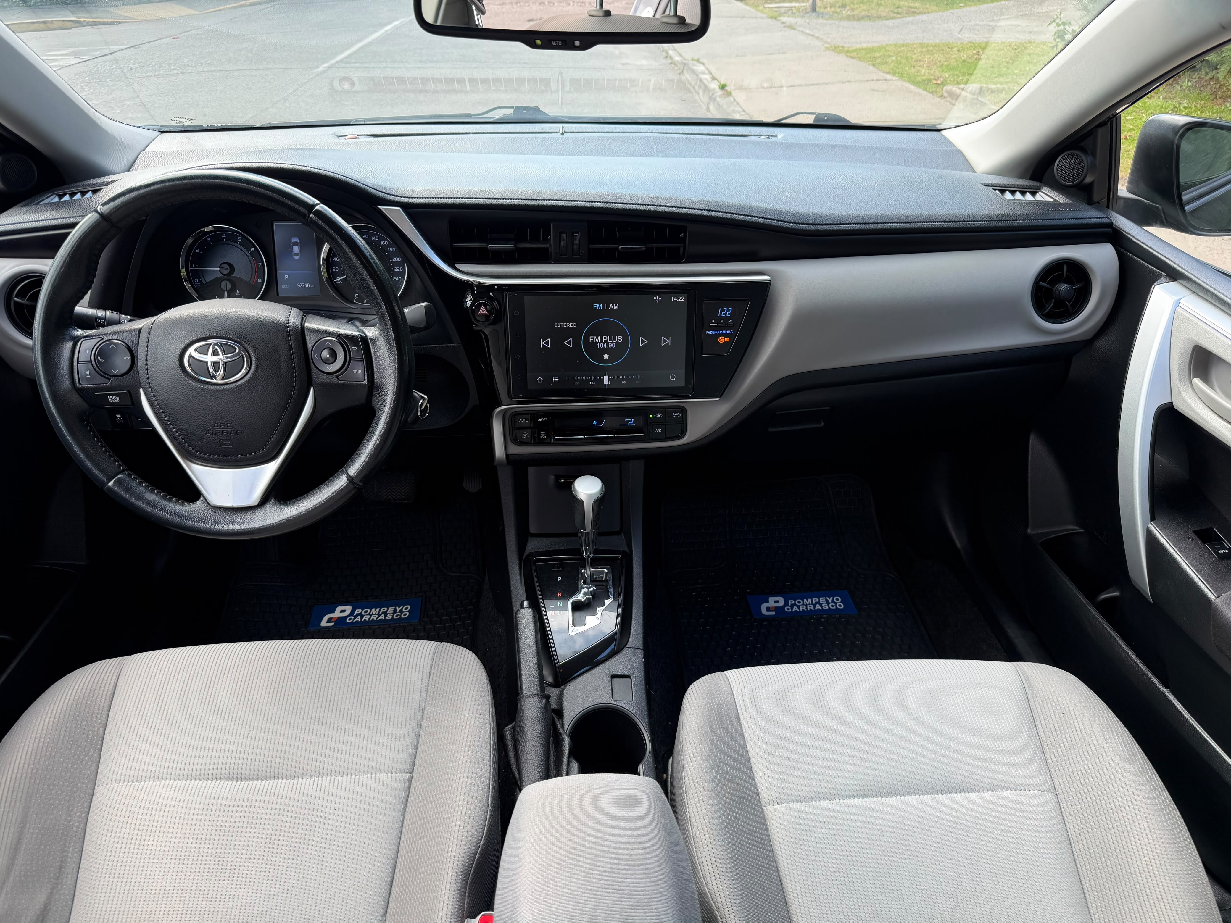 Toyota Corolla — foto 17 de 20