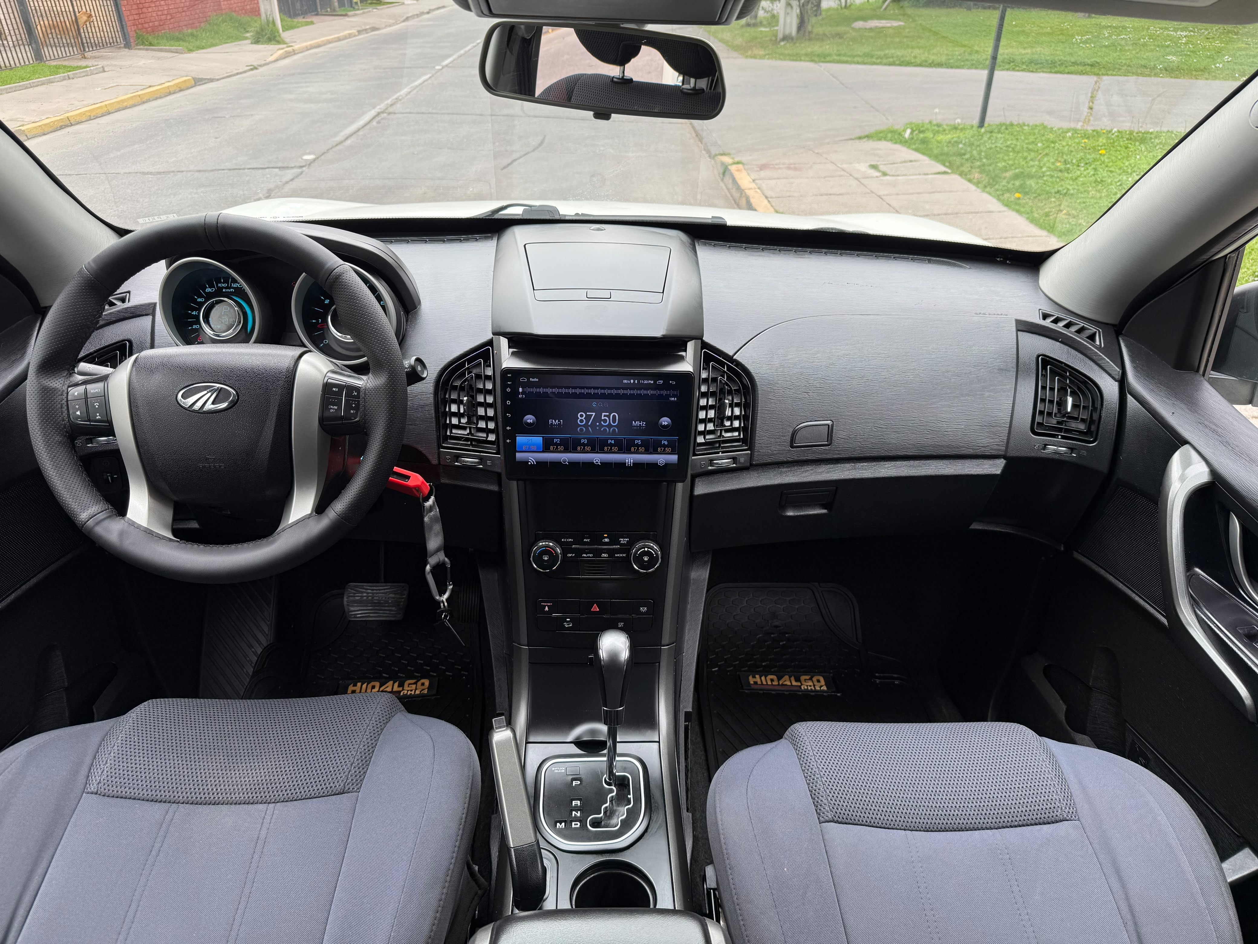 Mahindra Xuv500 — foto 11 de 20