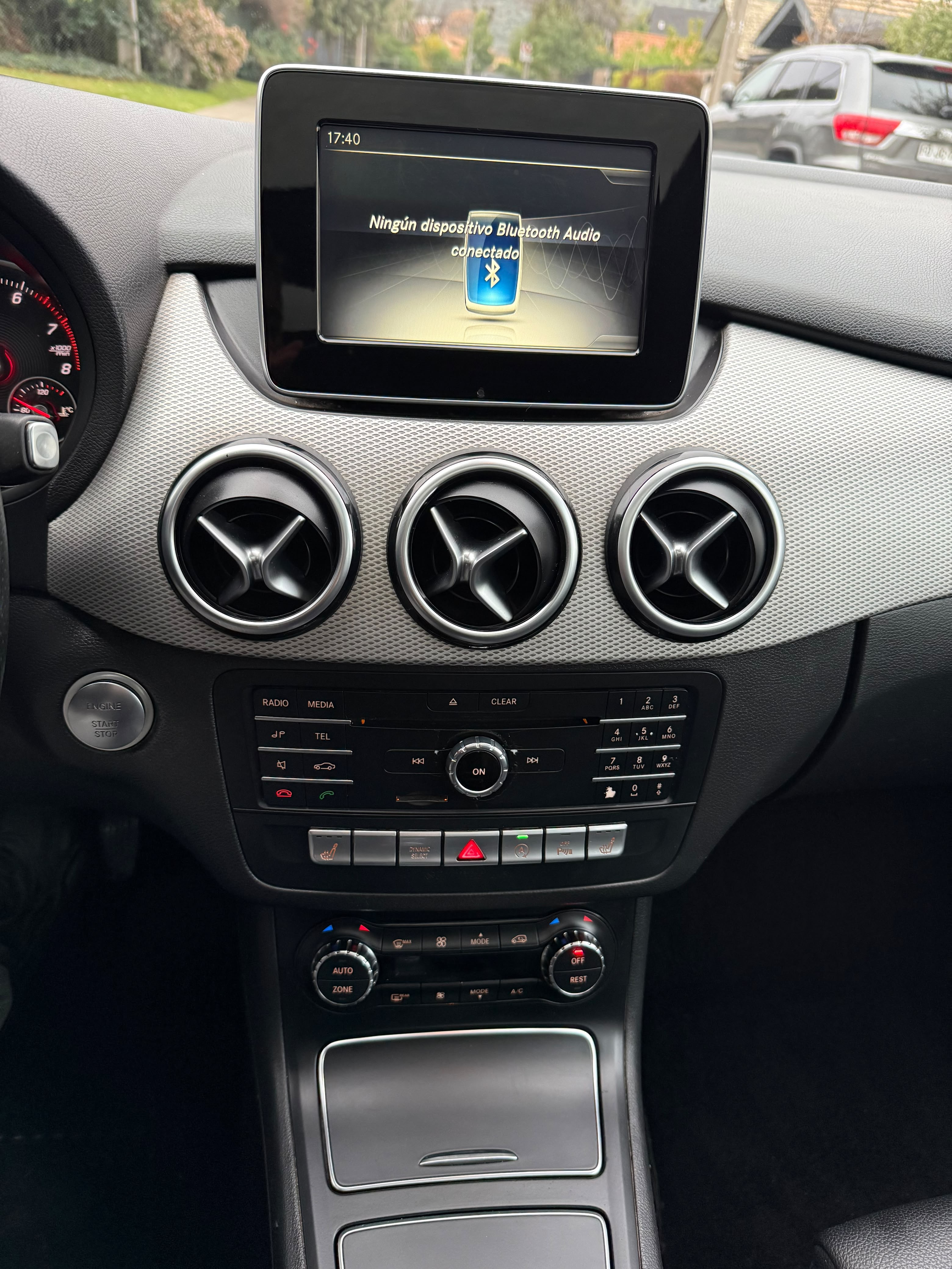 Mercedes-Benz B220 — foto 13 de 20