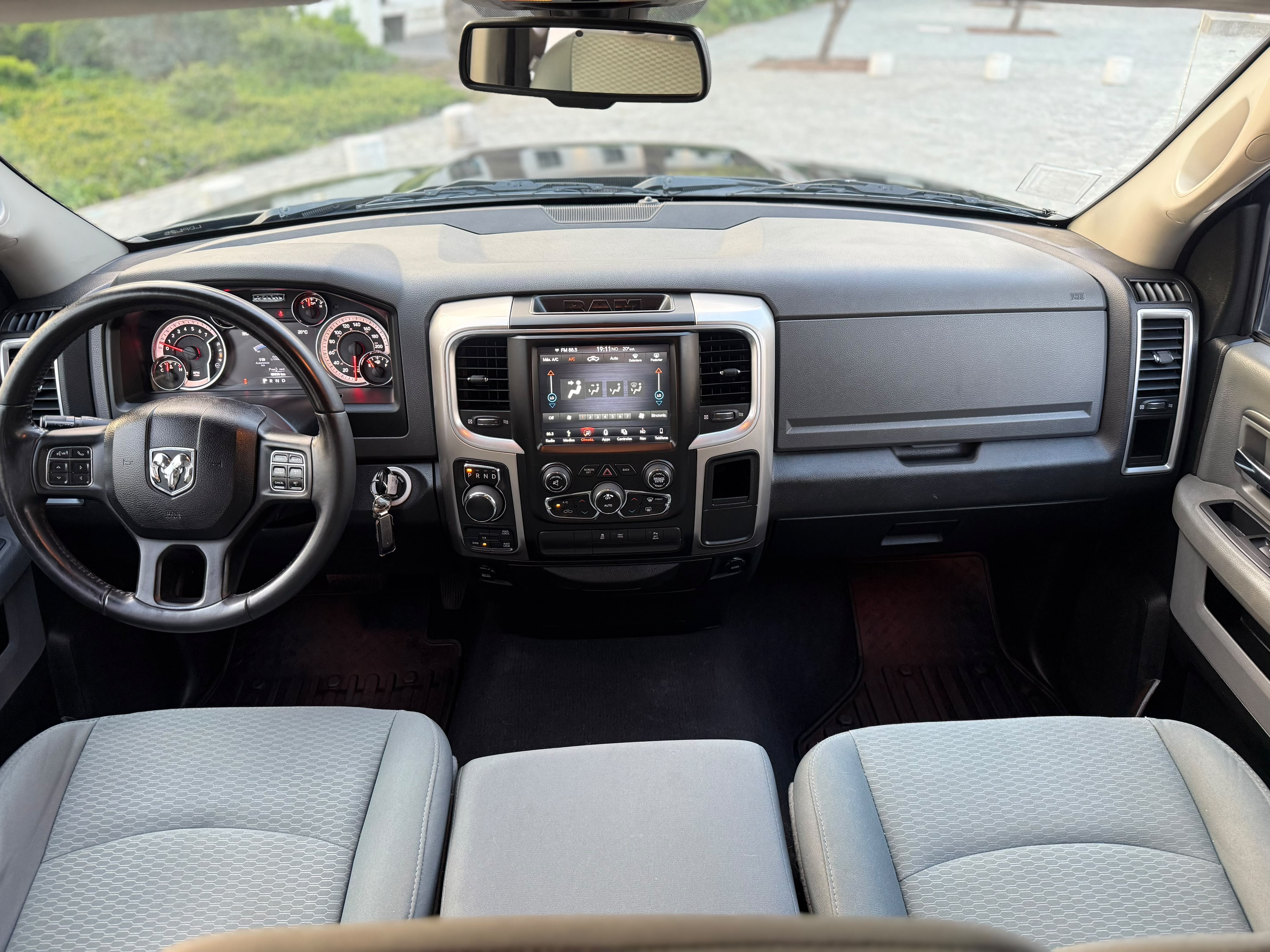 RAM 1500 Quad Slt — foto 13 de 20