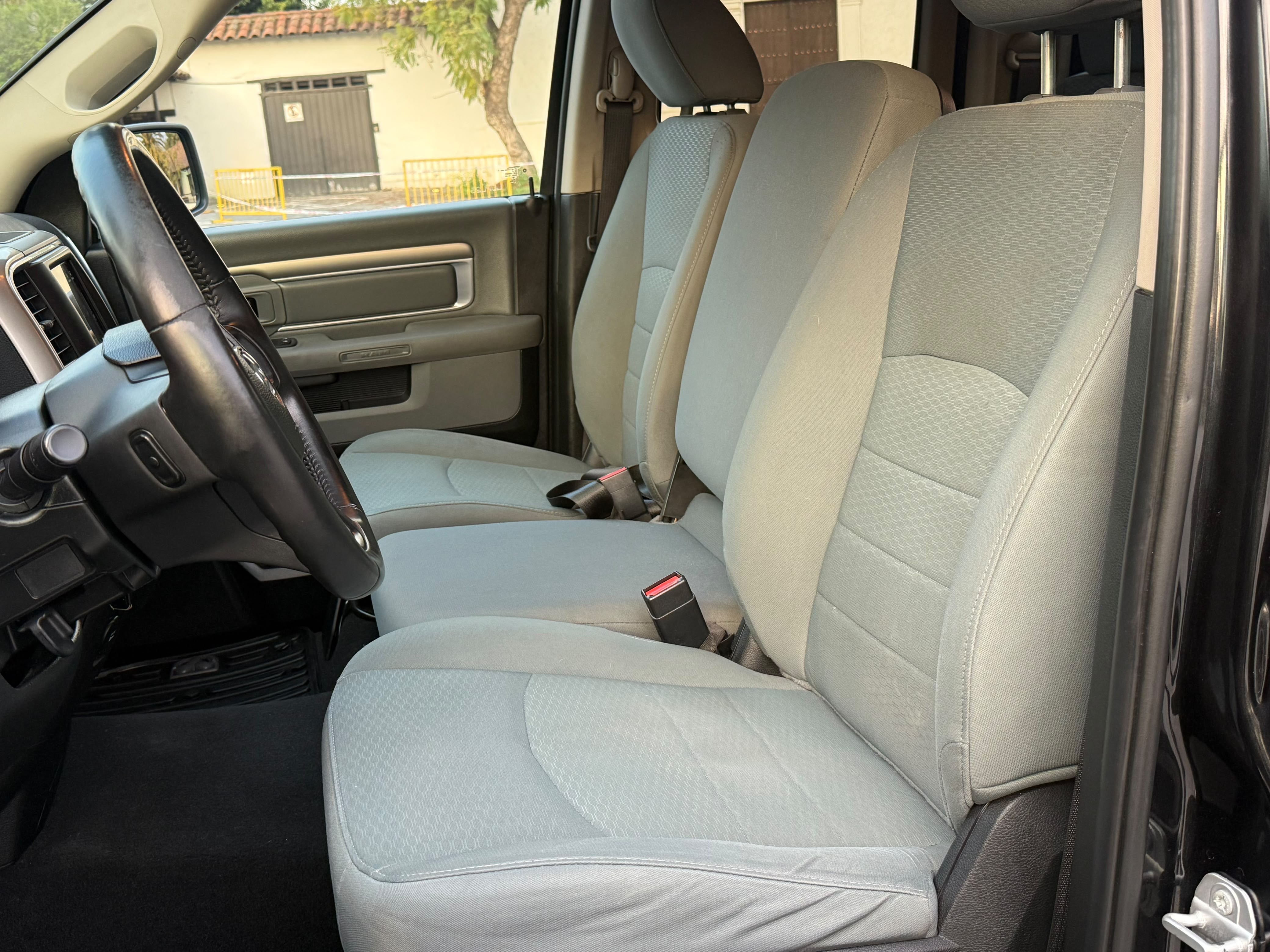 RAM 1500 Quad Slt — foto 19 de 20