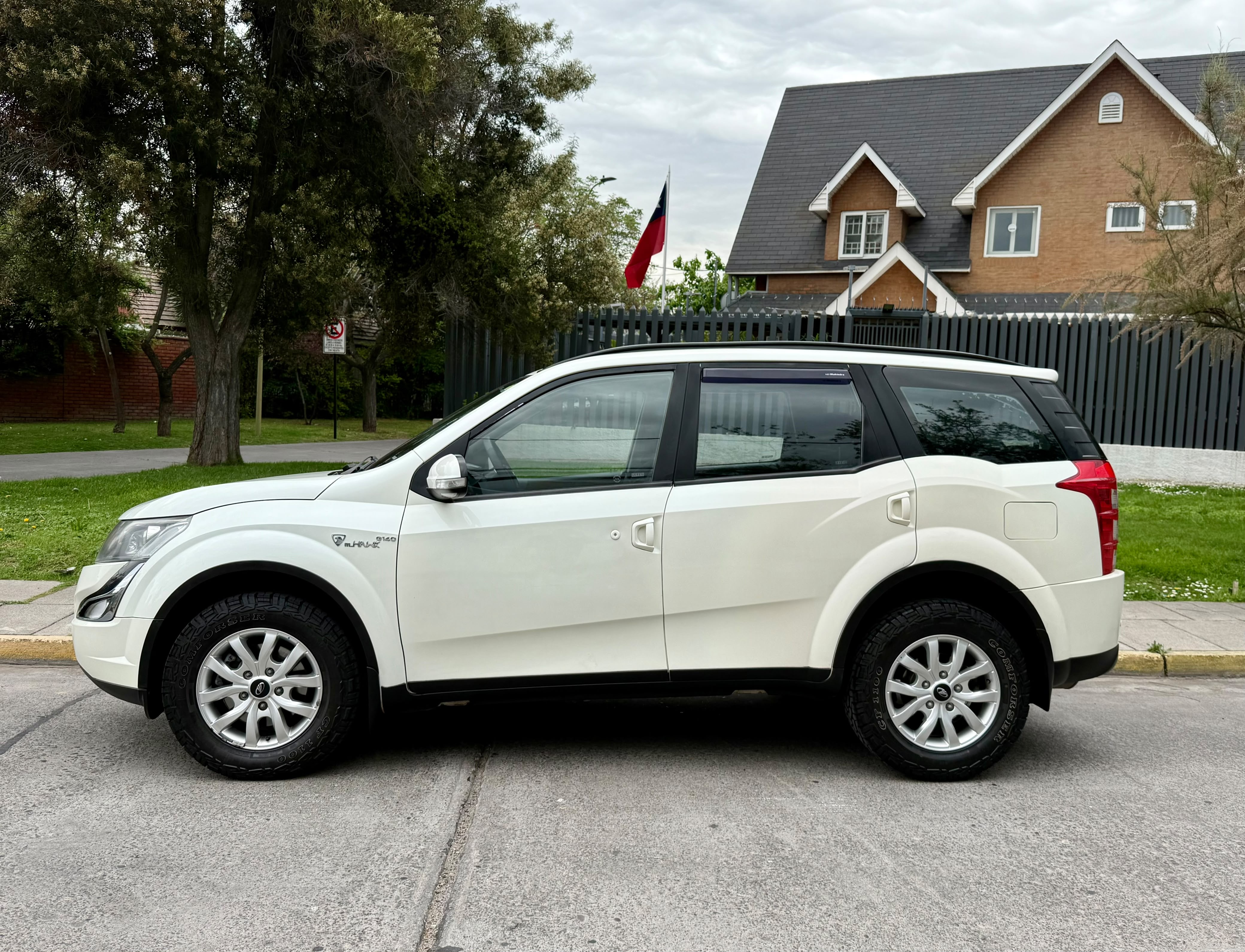 Mahindra Xuv500 — foto 5 de 20