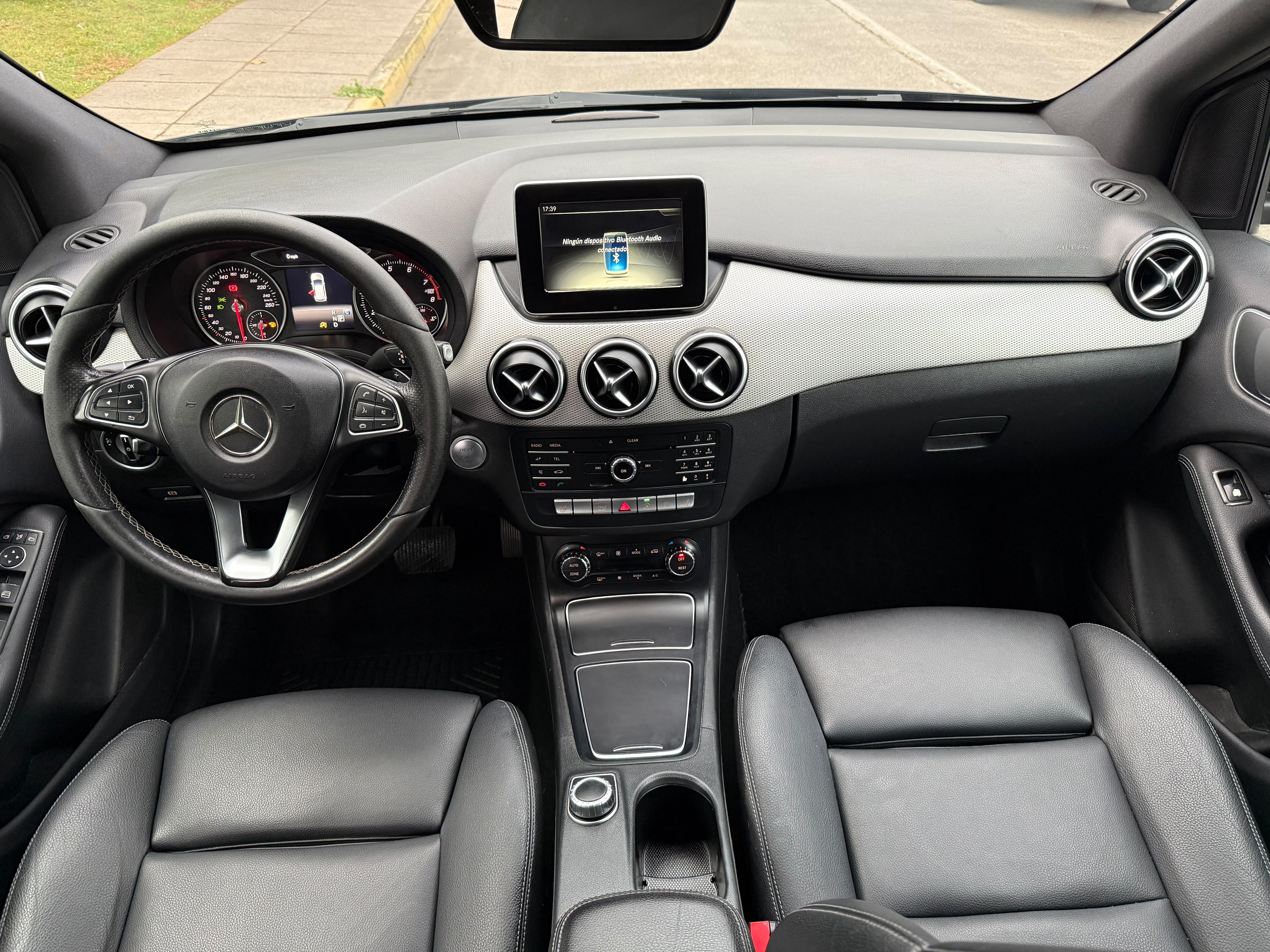 Mercedes-Benz B220 — foto 17 de 20