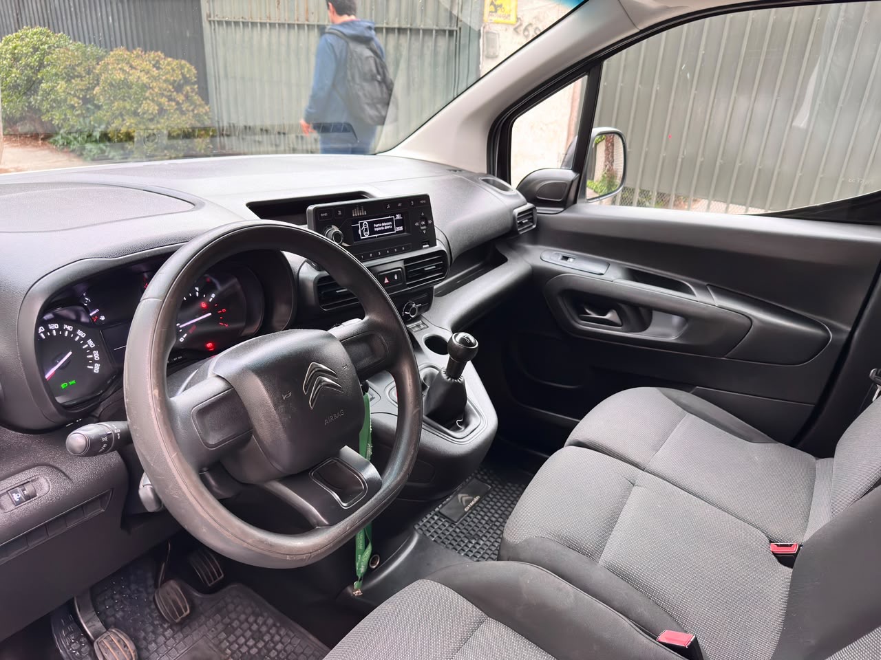 Citroën Berlingo K9 — foto 12 de 15